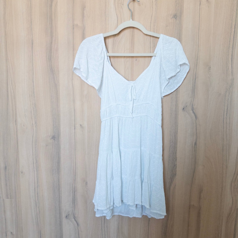 Rewind Eyelet Tiered Mini Dress‎ M White Flutter Sleeve Milkmaid Cottage Fairy